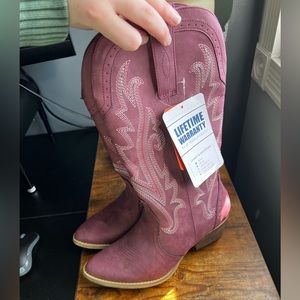 NWT cowgirl boots